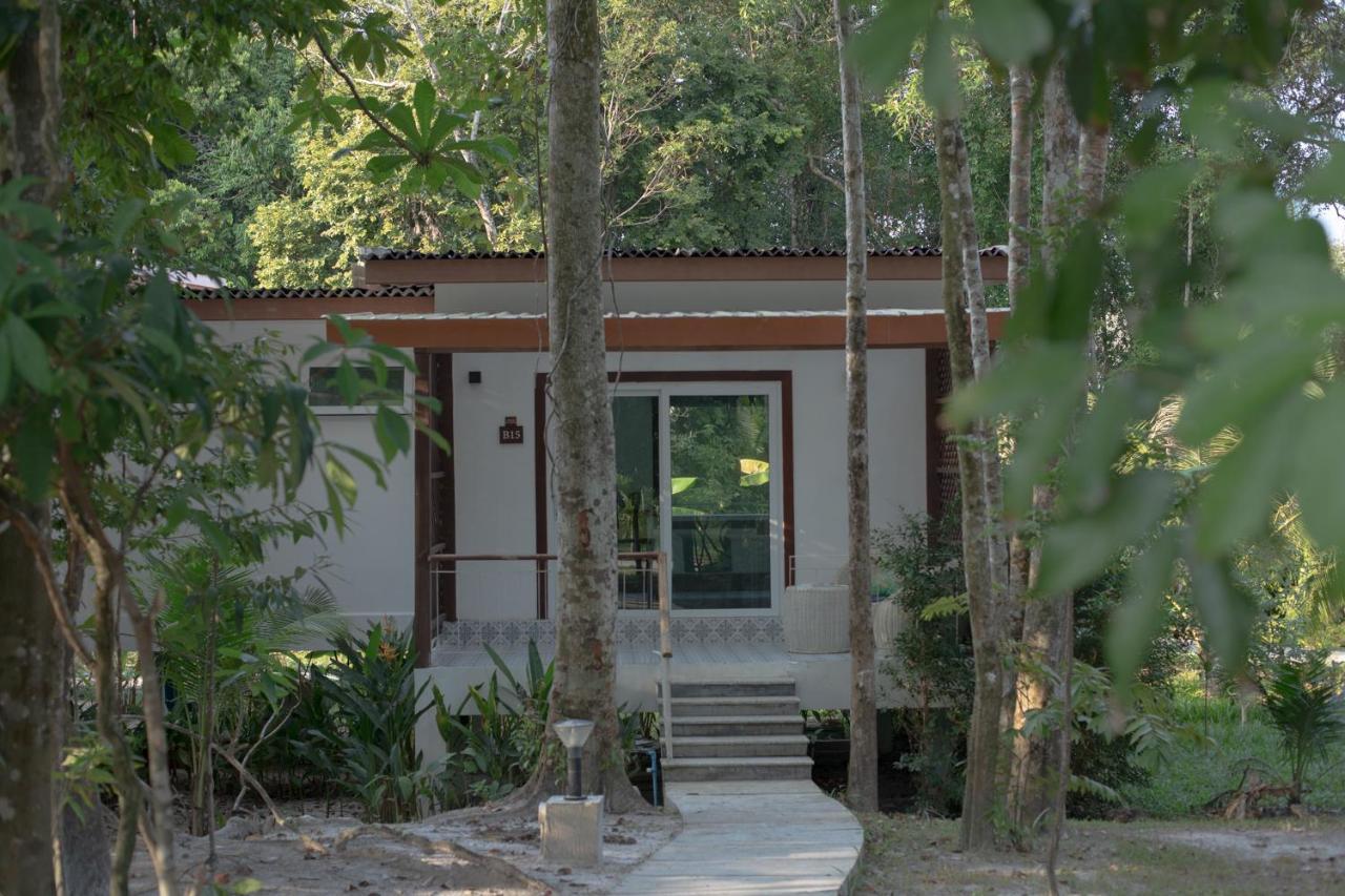 La Passion By Achariyak Hotell Koh Rong Sanloem Exteriör bild